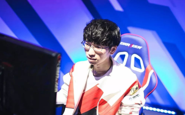 在开出角球 在开出角球