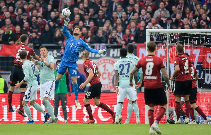 在英超强压 在英超强压